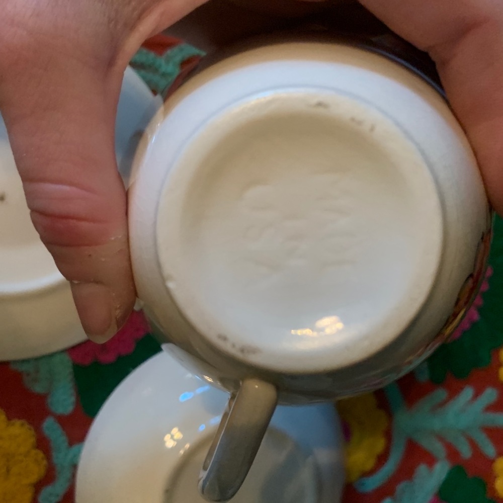 Vintage Set! 1 tea cup, 2 bowls, 2 saucers - Picture 7 of 7